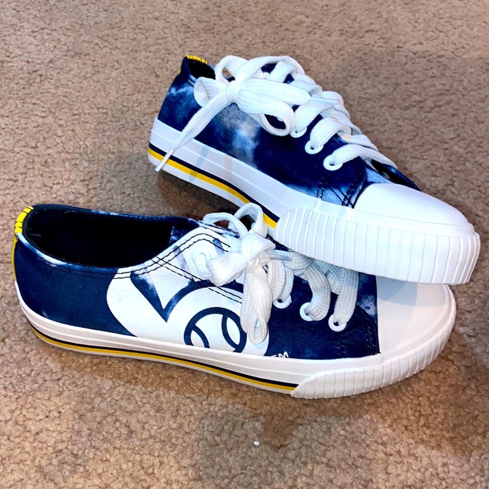 NEW Milwaukee brewers tie dye shoes, size 6